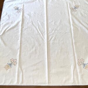 Vintage Small Cotton Linen Topiary Embroidered Tablecloth 34 x 36